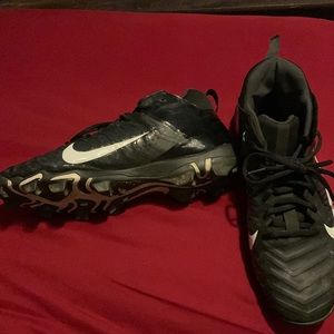 Men football cleats. Clean, pet/smoke free home.